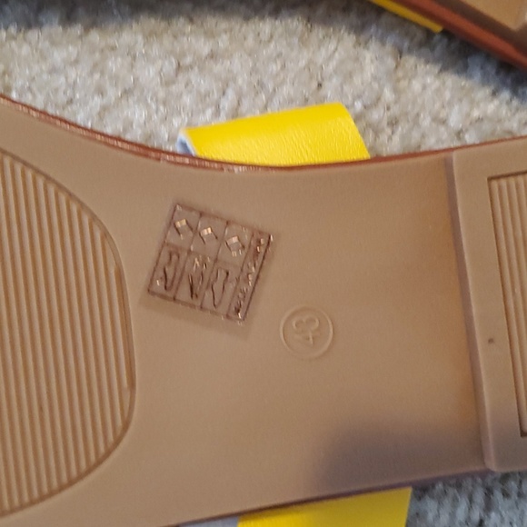 NWT Sandals - Picture 3 of 5